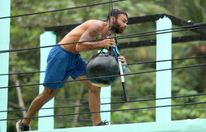  Adu does not calm down